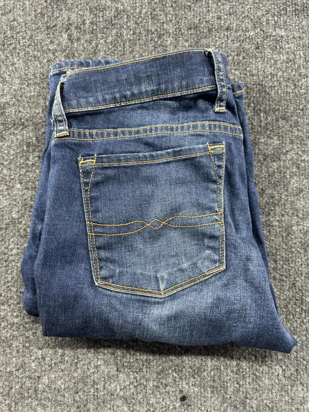Lucky Brand Brigitte Bermuda Shorts Womens 4 Medium Wash Blue Denim Stretch